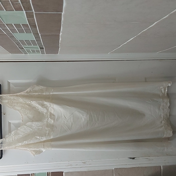 Cream nightgown/chemise Midi length size L/Xl Marks & Spencer - Picture 1 of 12